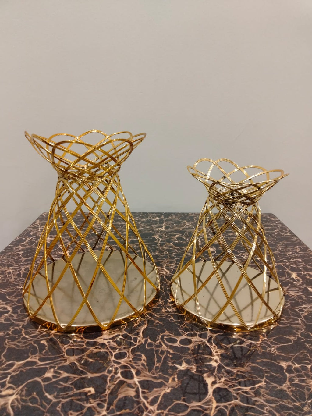 Modern Metal Decorative Table Vase – Minimalist Accent